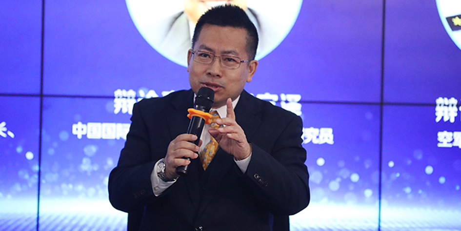 阮宗澤：憤怒的美國(guó)享受&ldquo;一個(gè)人的狂歡&rdquo;