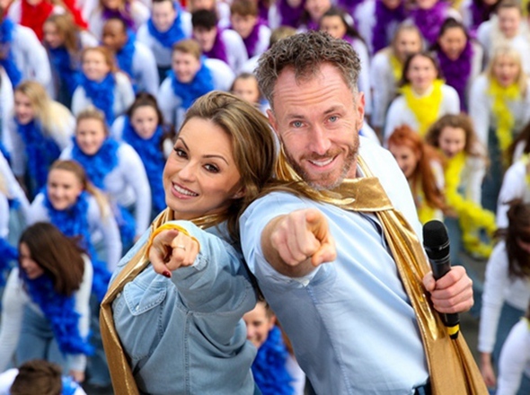 一起來battle！325名英國舞者大跳迪斯科破吉尼斯世界紀(jì)錄