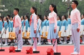 聽共青團(tuán)員和少先隊員的心聲：請黨放心，強國有我！